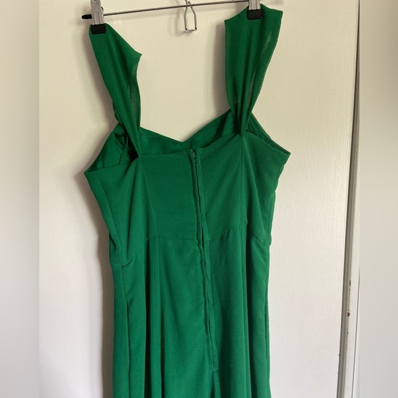 Beautiful Size Two Emerald Green Maxi Dress from ModCloth - Picture 2 of 10